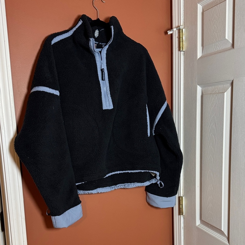 Free people movement Black sherpa Pullover